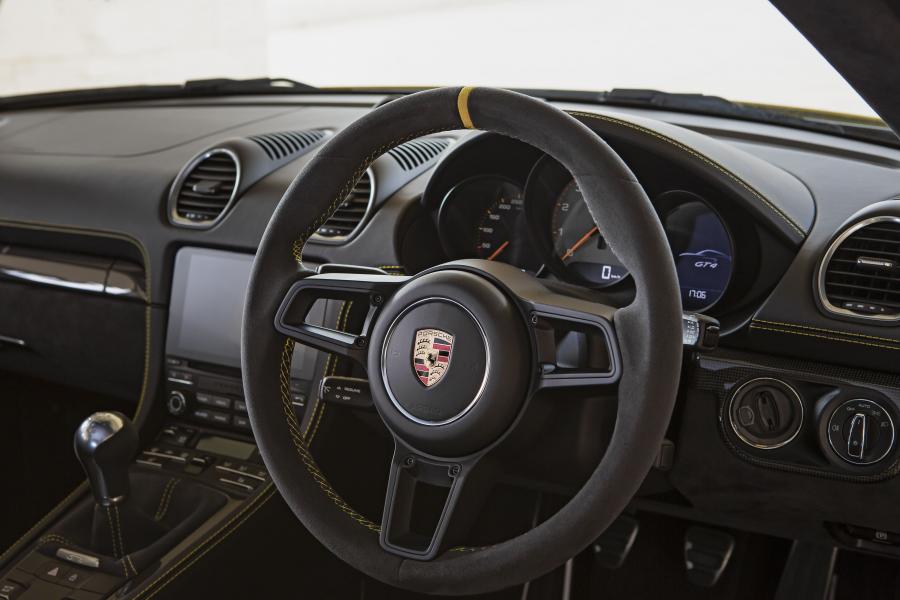 Панель приборов Porsche 718 Cayman GT4 (982C) 2020 года  (AU) (фото 21 из 40)